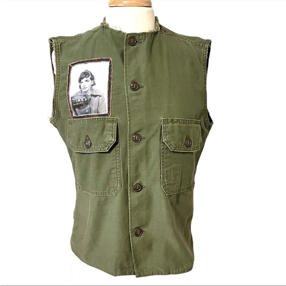 Upcycled Reworked Vintage Army Shirt with hand embroidery and vintage mug shot - Picture 4 of 12